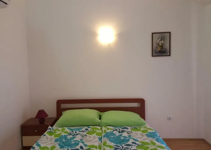 Vesna Pinezići